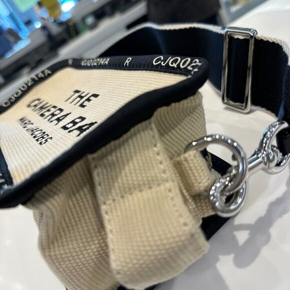 NWT!Marc Jacobs The Camera Bag -White Canvas with Black logo binded edge - Picture 7 of 16